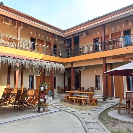 Asta Homestay การีมุนยาวา ภายนอก รูปภาพ
